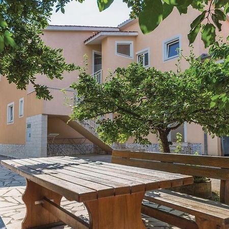 Apartmani Valdebek Pula Eksteriør billede